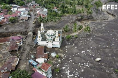 Riadas en Sumatra Occidental causan 43 muertos y 15 desaparecidos