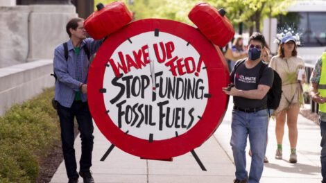 Inversiones en combustibles fósiles por grandes bancos mundiales