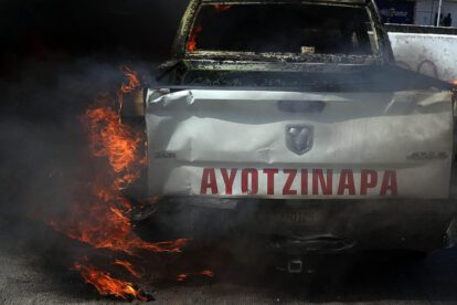 Estudiantes atacan Palacio Nacional de México dejando 26 policías heridos