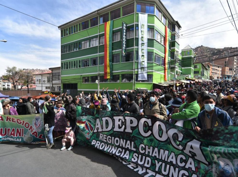 toma y quema del mercado paralelo de Adepcoca en Villa El Carmen
