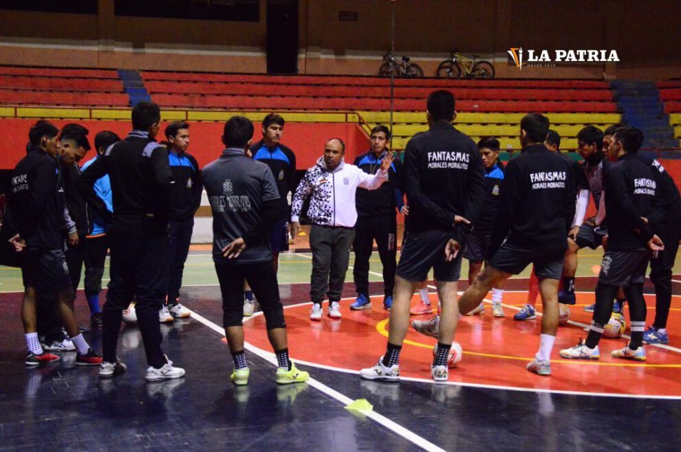 Fantasmas Morales Moralitos entrena bajo las órdenes de Nelson Pimentel