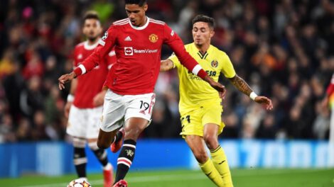 Varane se despide del Manchester United tras tres años marcados por constantes lesiones