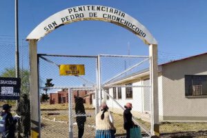 Traslado gobernador cruceño Luis Fernando Camacho para audiencia por caso decretazo