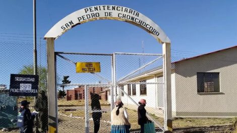 Traslado gobernador cruceño Luis Fernando Camacho para audiencia por caso decretazo