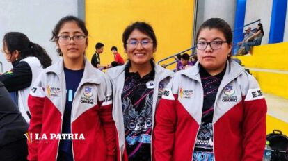 Campeonas nacionales de tenis de mesa Lenny Rocha, Michelle Rocha y Adriana Delgadillo