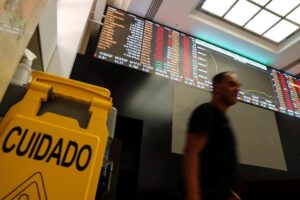 Petrobras se desploma un 6% en bolsa tras destitución de su presidente por Lula