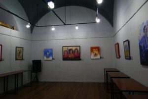 ABAP Oruro desalojo en la Galería Valerio Calles