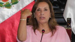 Dina Boluarte denuncia vulneración de derechos en investigación por relojes de lujo