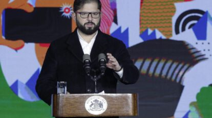 Explotación petrolera en la Antártida por Gabriel Boric