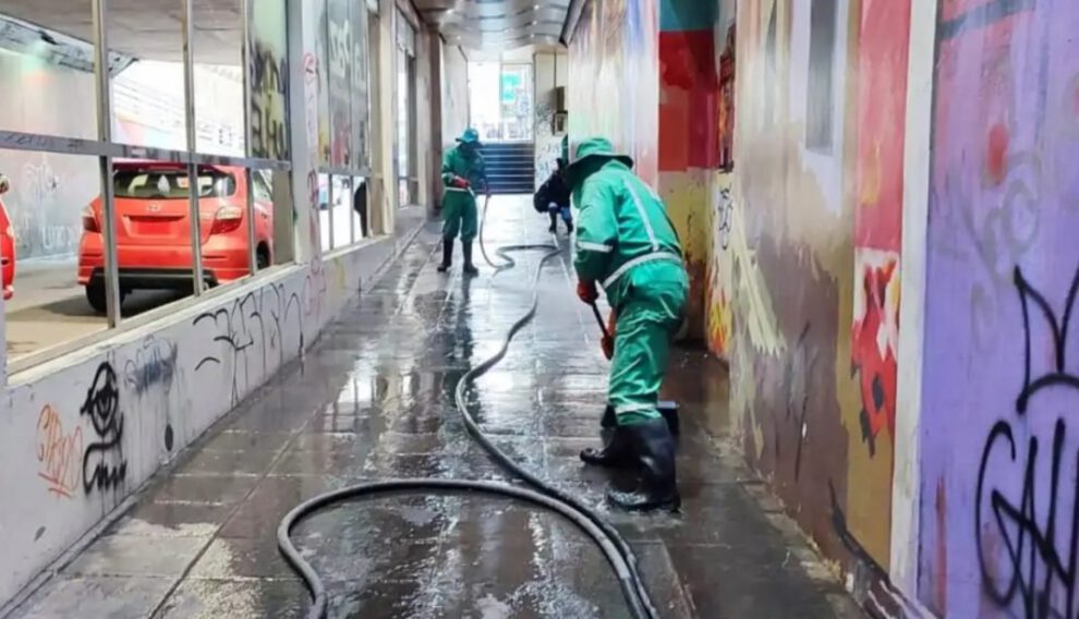 Uso indebido de áreas públicas en La Paz