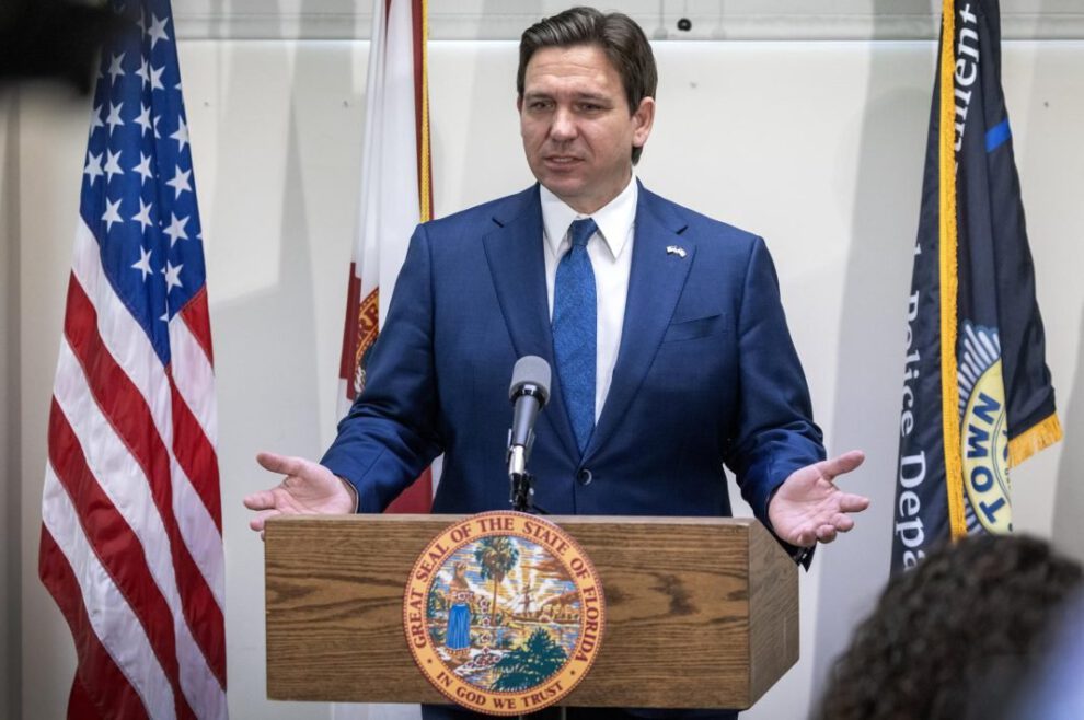 gobernador de Florida firma ley que relega lucha contra cambio climático