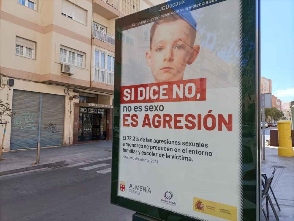 Cartel polémico sobre sexo con menores en Almería