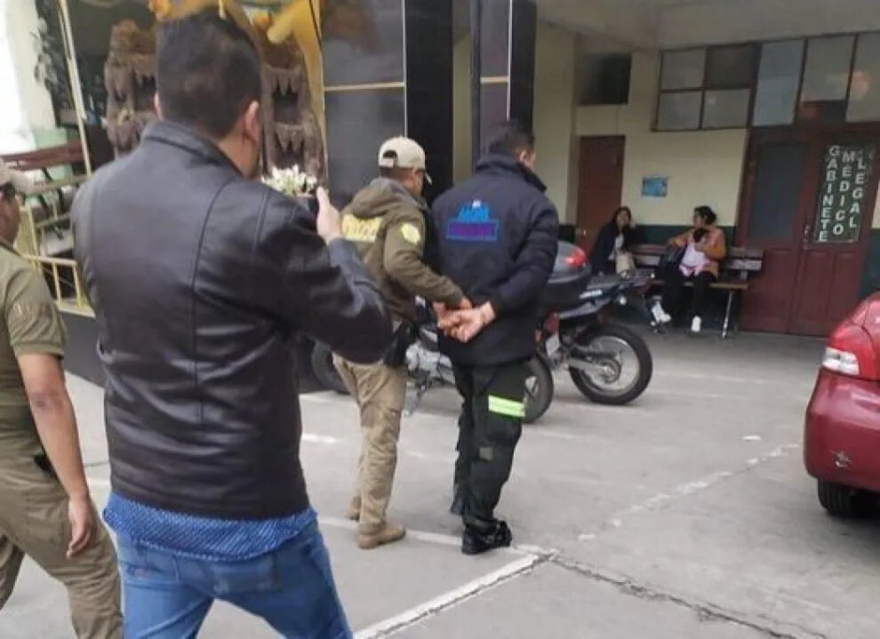 Aprehensión de Raúl Cuenca por supuesta usurpación de funciones