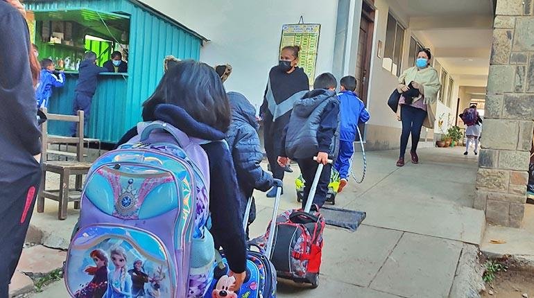 Horario de invierno en escuelas de La Paz y Cochabamba