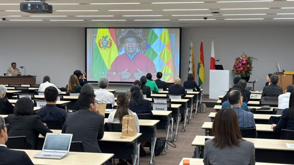 Quinua boliviana promovida por David Choquehuanca en Simposio Bolivia-Japón