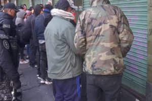 Clan familiar detenido por usar bebé como distracción para robar en La Paz