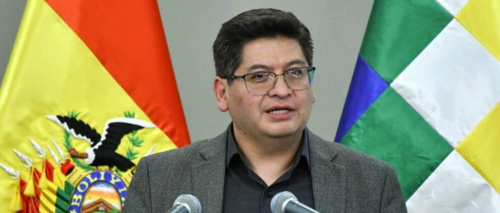 Protestas de transportistas por escasez de dólares y problemas en la distribución de combustibles