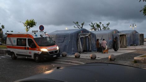 Terremotos en Nápoles generan temor y evacuaciones