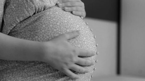 Embarazo de hermanastro en caso de violación