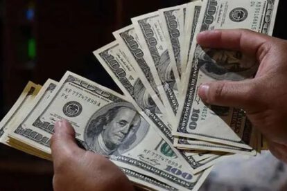 Crisis en la banca boliviana por escasez de dólares