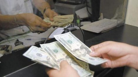 Crisis de dólares en Bolivia: Legisladores del MAS piden certeza y transparencia