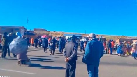 Bloqueo en tranca de Caihuasi por gremiales