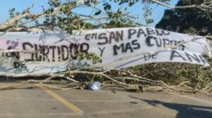 bloqueo carretera Santa Cruz-Beni por falta de combustible