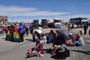 bloqueo en carretera por comerciantes en Caihuasi