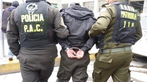 arresto civiles uniforme policial