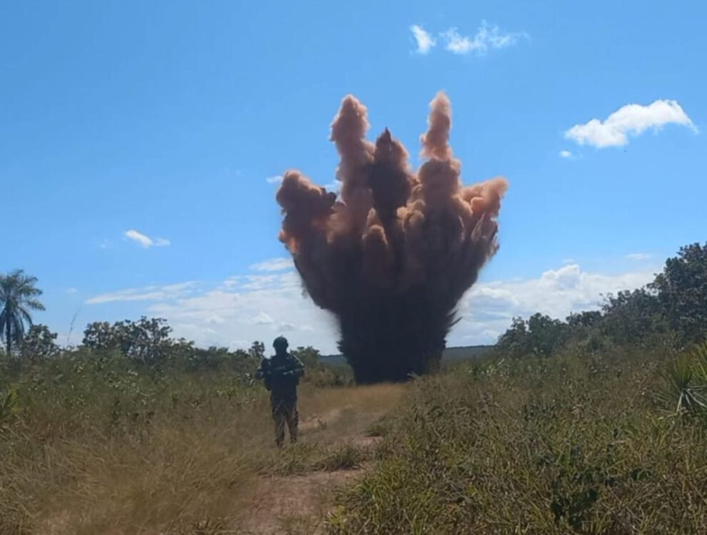 Felcn destruye pistas clandestinas en la lucha contra el narcotráfico