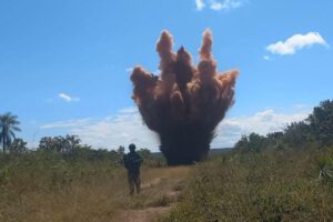Felcn destruye pistas clandestinas en la lucha contra el narcotráfico