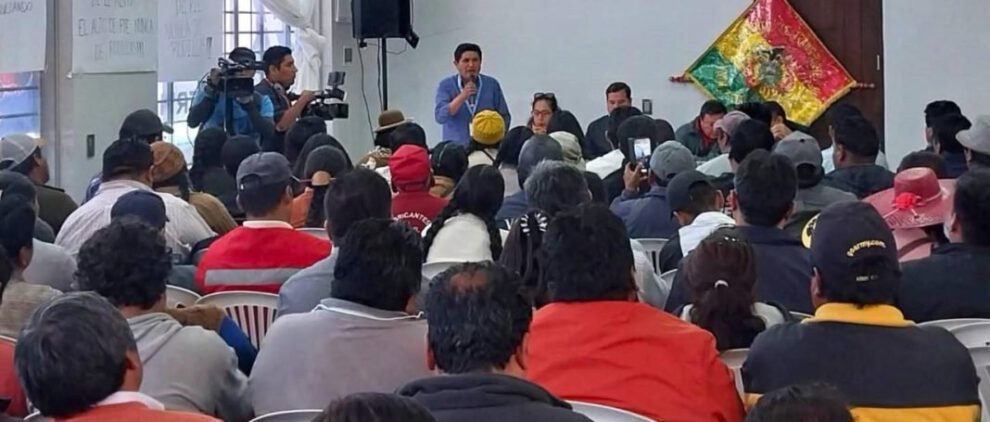 Bloqueos por falta de dólares en el transporte pesado en Cochabamba