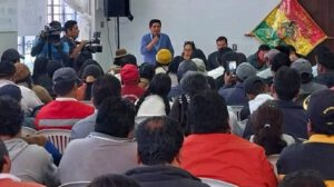 Bloqueos de transportistas en Cochabamba por falta de dólares