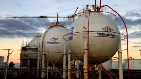 YPFB producción de crudo para reducir importación de diésel