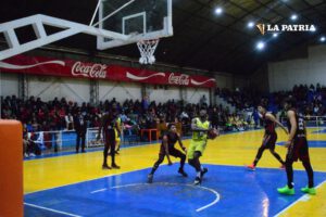 Saracho y Carl A-Z se enfrentan en la Libobásquet