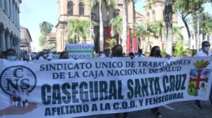 paro de 72 horas en la CNS en Santa Cruz