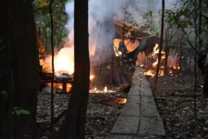 Desmantelan mega laboratorio de droga en Villa Tunari