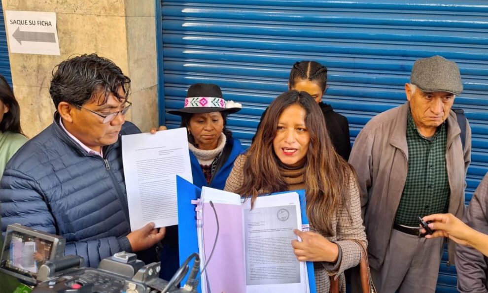 denuncia en la Fiscalía por contrato irregular en YLB