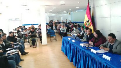 Impuestos y sector del transporte acuerdan trabajar en mesas técnicas en Santa Cruz