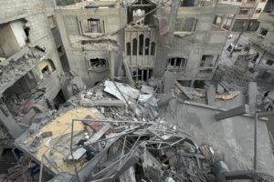 Foto de los efectos de un bombardeo israelí en Gaza