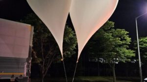 Globos norcoreanos con basura caen sobre territorio surcoreano