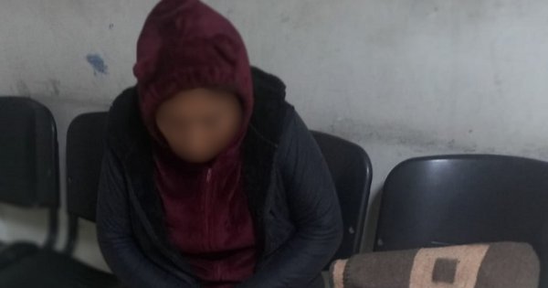 Madre obliga a su hijo a comer heces en Perú