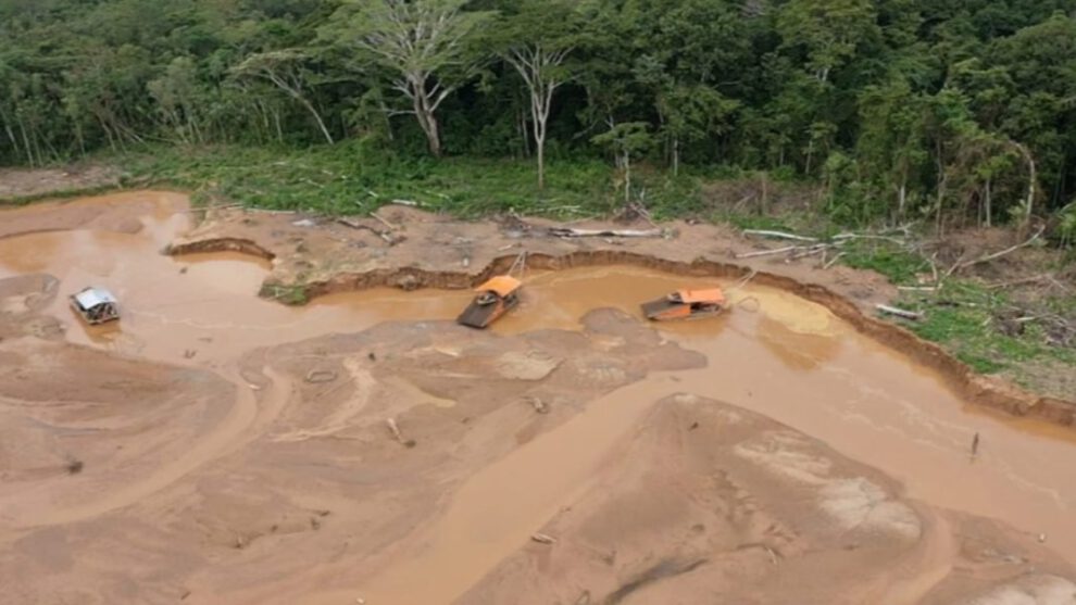Comunidades indígenas se oponen a minería en el río Tequeje