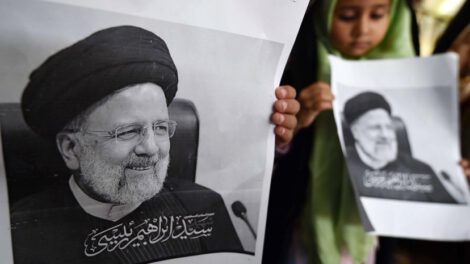 Ebrahim Raisí en el velatorio tras su defunción en accidente de helicóptero