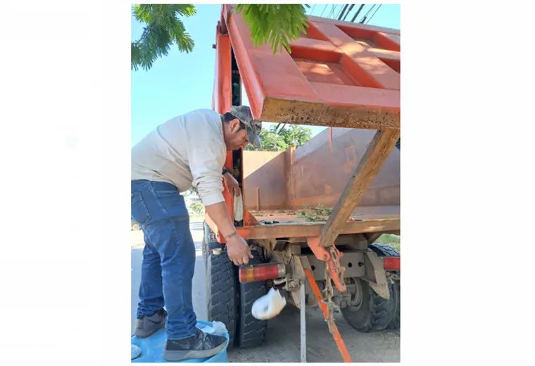 Cocaína camuflada en volqueta