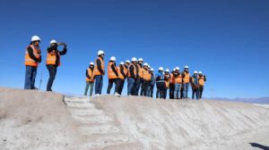 BID explora inversiones en la industrialización del litio en Bolivia