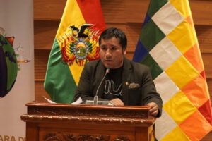 Israel Huaytari guarda silencio ante Fiscalía por legitimación de ganancias ilícitas