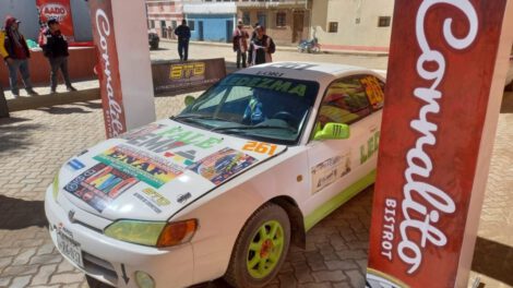 Competencia automovilística en Oruro