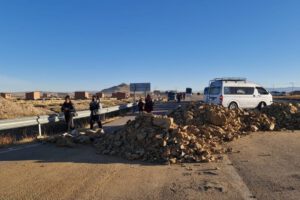 Desbloqueo carretera La Paz - Oruro en Achica Arriba