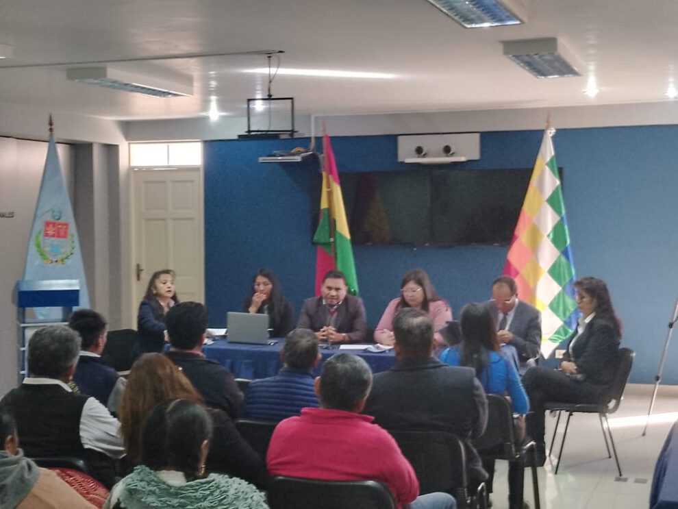 Acuerdo entre SIN y transporte en Cochabamba